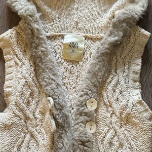 Old Navy Women's Beige Knit Sweater Vest